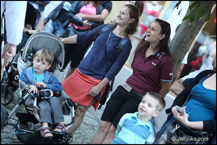 teatry-wyszy-na-jeleniogorskie-ulice-foto-52949