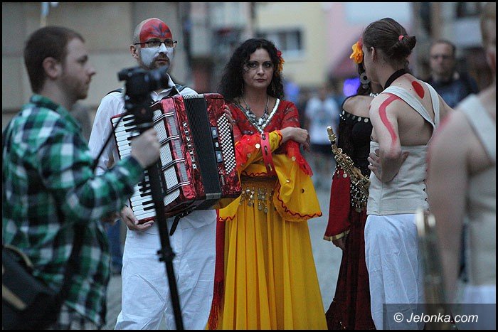teatry-wyszy-na-jeleniogorskie-ulice-foto-52949