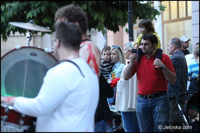 teatry-wyszy-na-jeleniogorskie-ulice-foto-52949