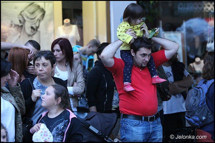 teatry-wyszy-na-jeleniogorskie-ulice-foto-52949