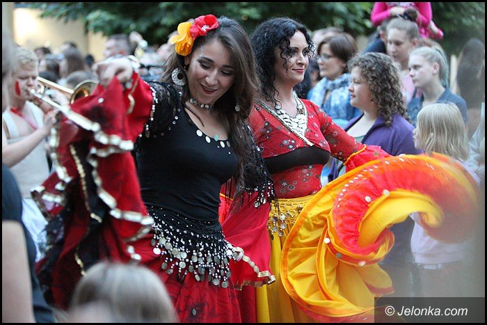 teatry-wyszy-na-jeleniogorskie-ulice-foto-52949