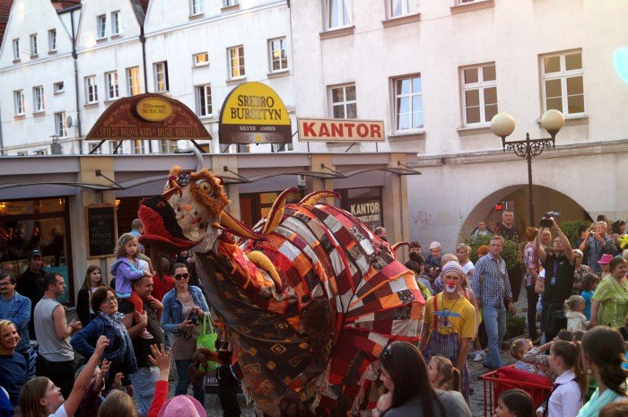 teatry-wyszy-na-jeleniogorskie-ulice-foto-52949