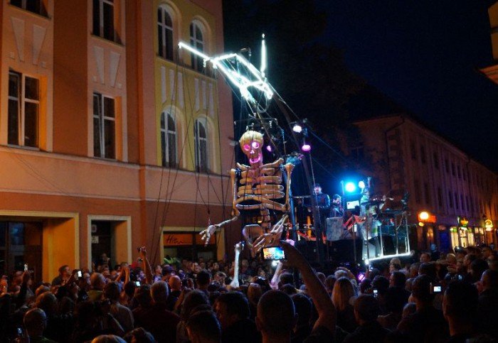 teatry-wyszy-na-jeleniogorskie-ulice-foto-52949