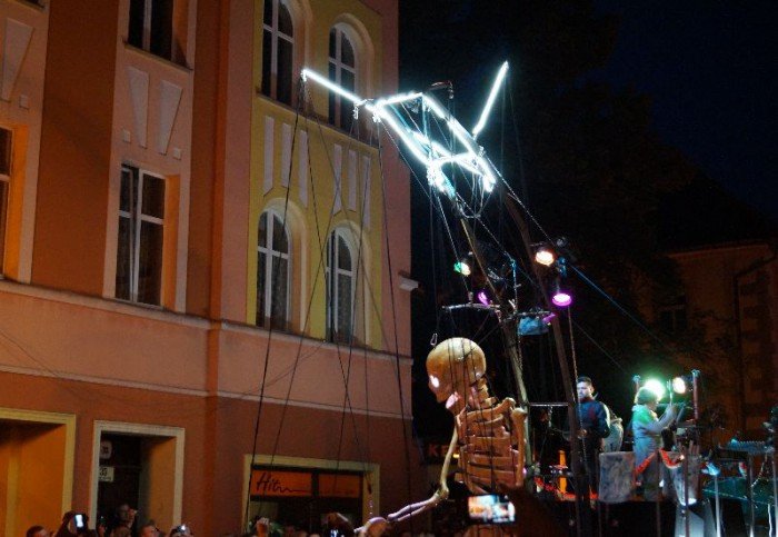 teatry-wyszy-na-jeleniogorskie-ulice-foto-52949