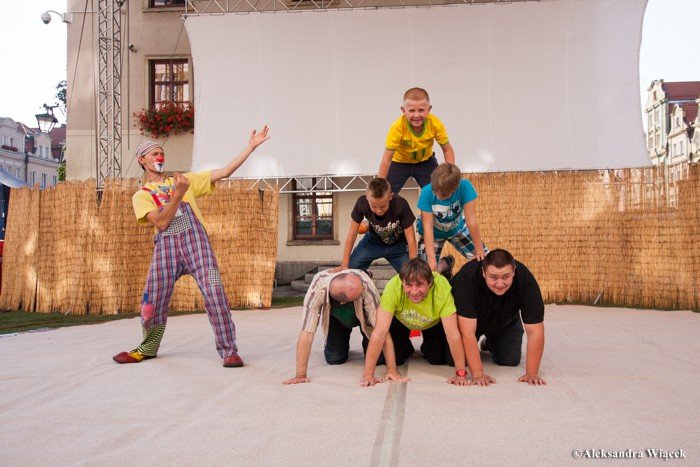 teatr-uliczny-rzadzi-drugi-dzien-foto-52961