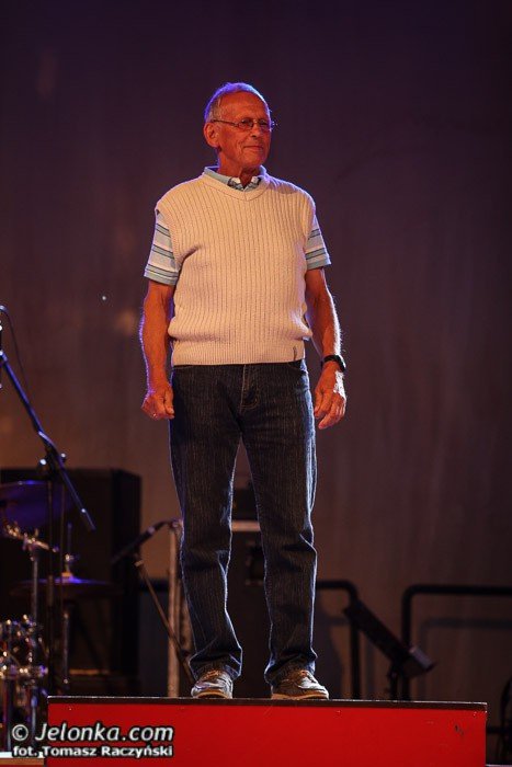 ludzie-teatru-zjednoczeni-w-biegu-foto-52975