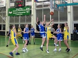 azs-kolegium-karkonoskie-kania-torun-relacja-i-foto-z-meczu-koszykowki-5299
