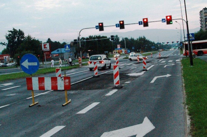 biezace-remonty-ulic-trwaja-sa-utrudnienia-foto-53036