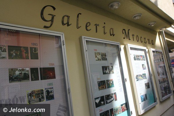 historia-festiwalu-teatrow-ulicznych-w-galerii-mrocznej-foto-53073