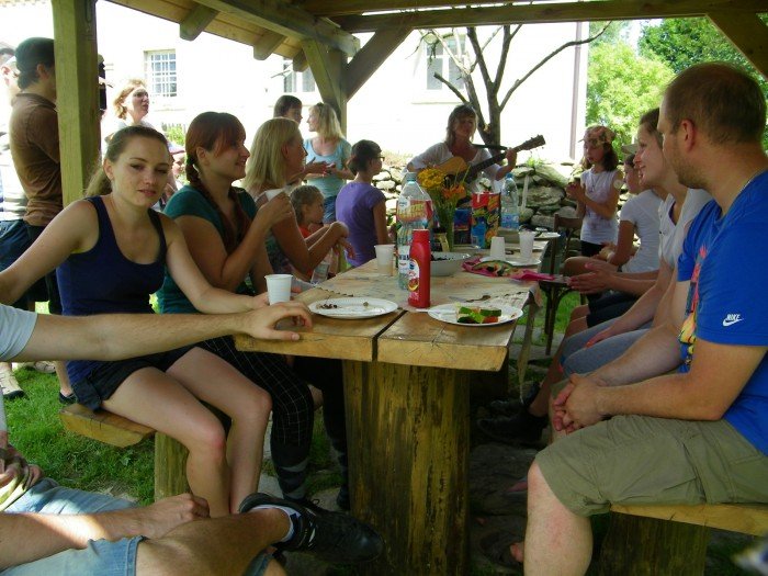 po-festynie-rodzinnym-w-starej-kamienicy-foto-53077
