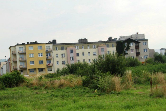 plac-na-zabobrzu-z-planami-na-zagospodarowanie-foto-53097