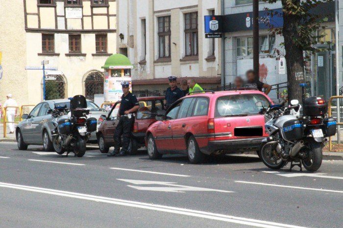 potrojne-zderzenie-na-feralnym-skrzyzowaniu-foto-53156