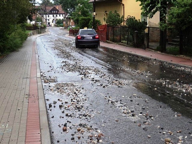 ulewa-narobia-szkod-foto-53157