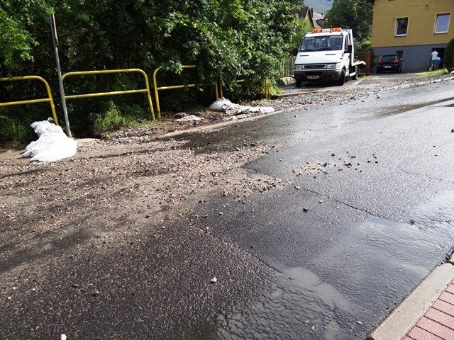 ulewa-narobia-szkod-foto-53157