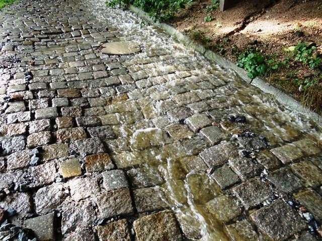 ulewa-narobia-szkod-foto-53157