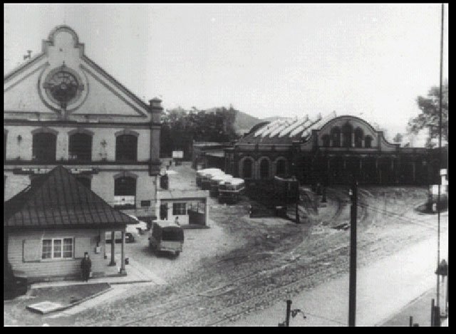 Remiza tramwajowa w całej okazałości.