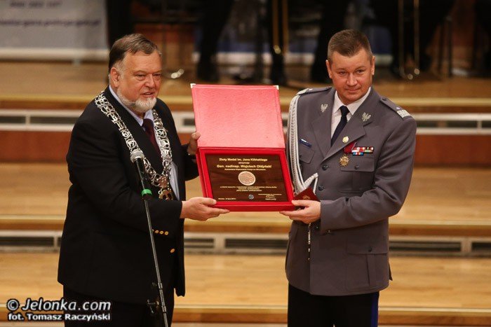 jeleniogorscy-policjanci-obchodzili-swoje-swieto-foto-53177