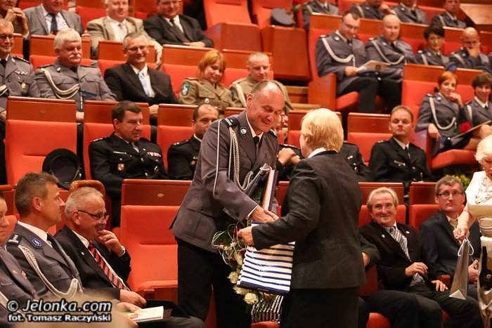 jeleniogorscy-policjanci-obchodzili-swoje-swieto-foto-53177
