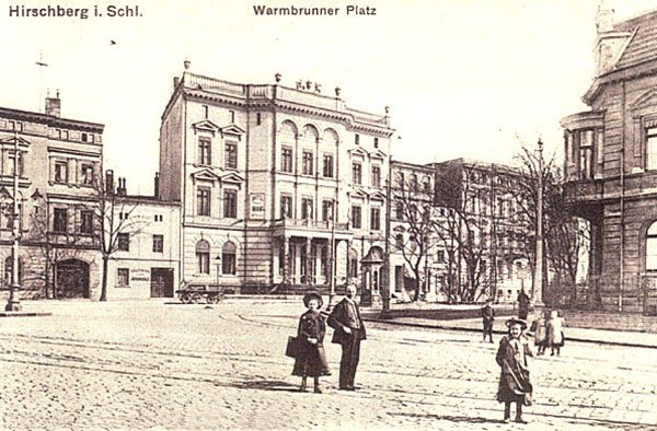 Preussicher Hof w całej okazałości. Szkoda, że przy modernizacji budynku nie zadbano o jego całkowite odtworzenie.
