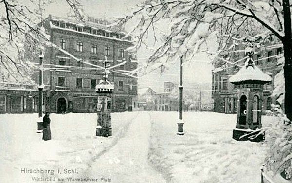 Warmbrunnerplatz w zimowej szacie.