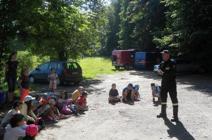 uczyli-dzieci-jak-przetrwac-w-lesie-foto-53183