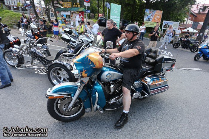 wielka-parada-motocykli-na-ulicach-karpacza-foto-53211