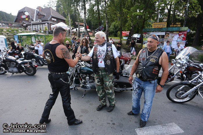 wielka-parada-motocykli-na-ulicach-karpacza-foto-53211