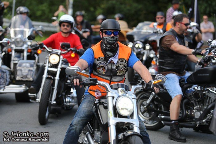 wielka-parada-motocykli-na-ulicach-karpacza-foto-53211