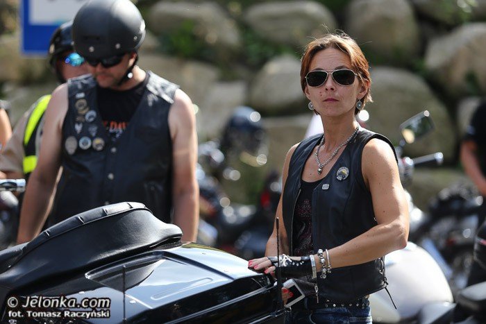 wielka-parada-motocykli-na-ulicach-karpacza-foto-53211
