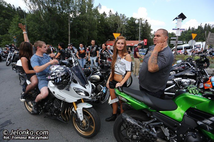 wielka-parada-motocykli-na-ulicach-karpacza-foto-53211