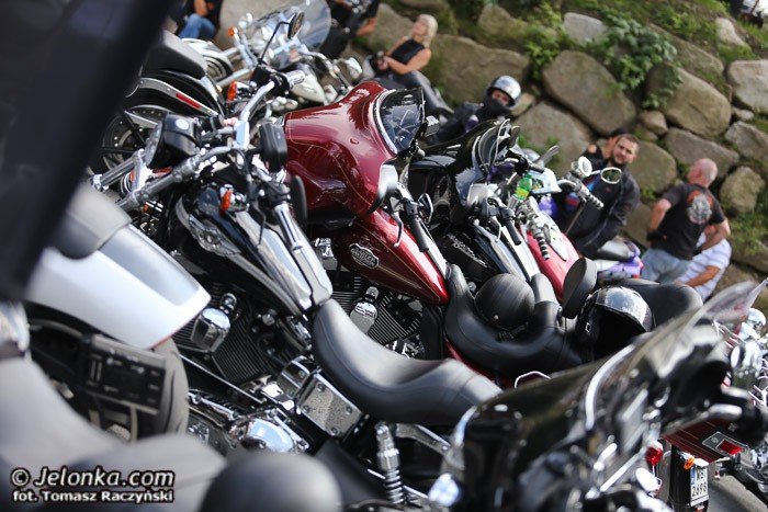 wielka-parada-motocykli-na-ulicach-karpacza-foto-53211