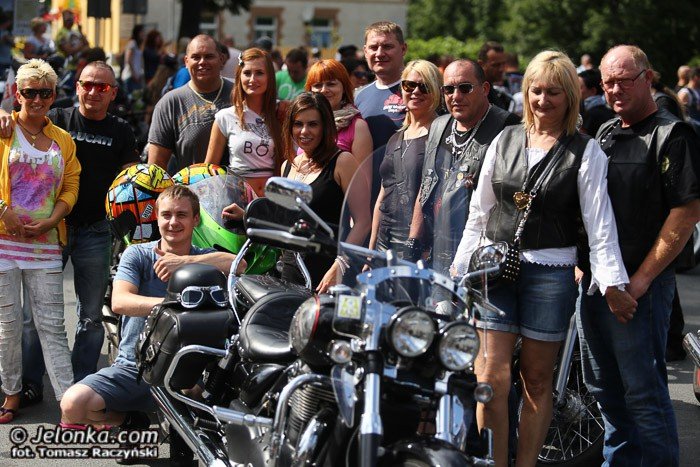 wielka-parada-motocykli-na-ulicach-karpacza-foto-53211