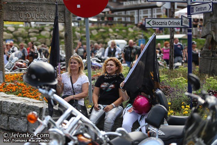 wielka-parada-motocykli-na-ulicach-karpacza-foto-53211