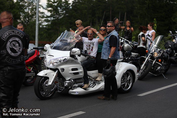 wielka-parada-motocykli-na-ulicach-karpacza-foto-53211