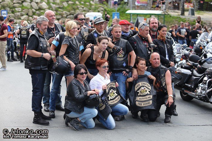 wielka-parada-motocykli-na-ulicach-karpacza-foto-53211