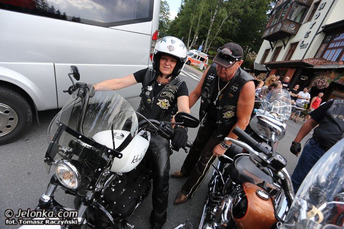 wielka-parada-motocykli-na-ulicach-karpacza-foto-53211
