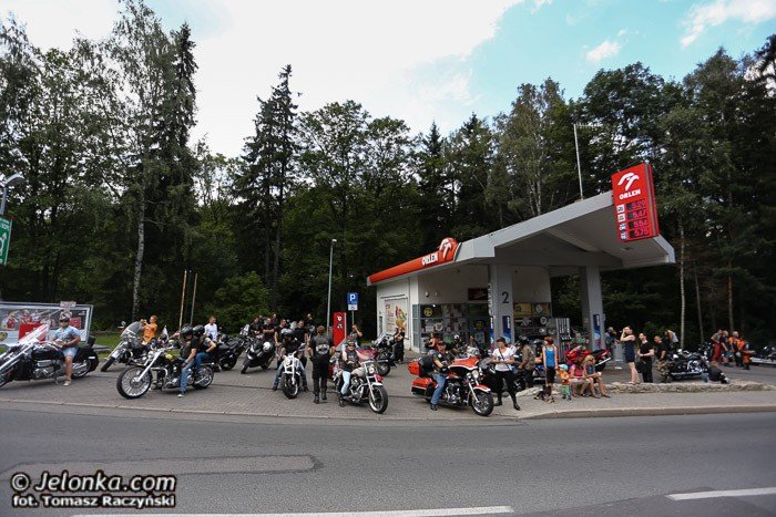 wielka-parada-motocykli-na-ulicach-karpacza-foto-53211