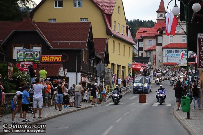 wielka-parada-motocykli-na-ulicach-karpacza-foto-53211