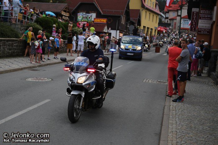 wielka-parada-motocykli-na-ulicach-karpacza-foto-53211