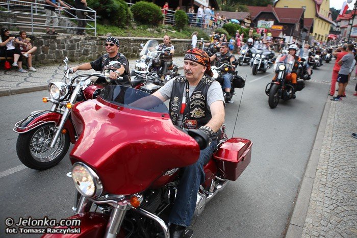 wielka-parada-motocykli-na-ulicach-karpacza-foto-53211