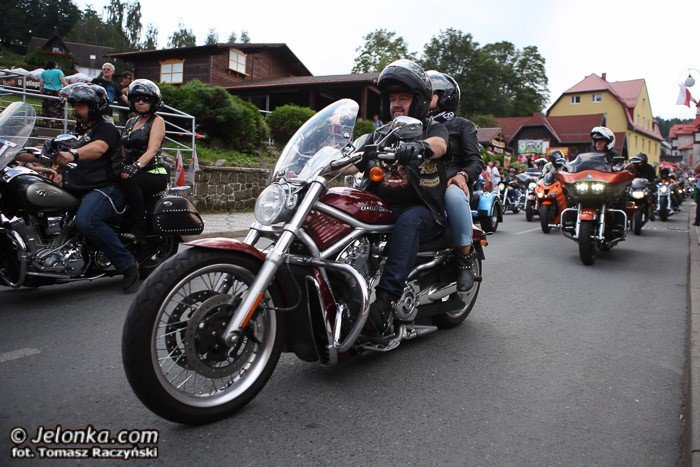 wielka-parada-motocykli-na-ulicach-karpacza-foto-53211
