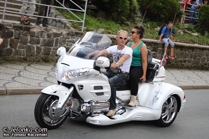 wielka-parada-motocykli-na-ulicach-karpacza-foto-53211