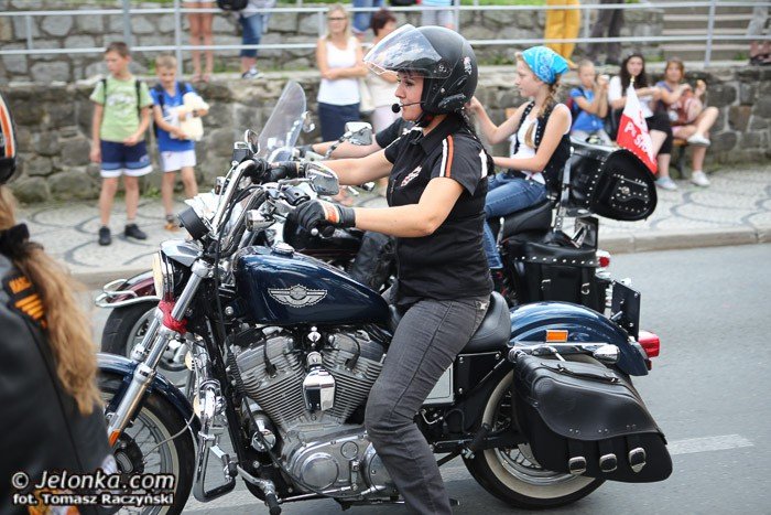 wielka-parada-motocykli-na-ulicach-karpacza-foto-53211