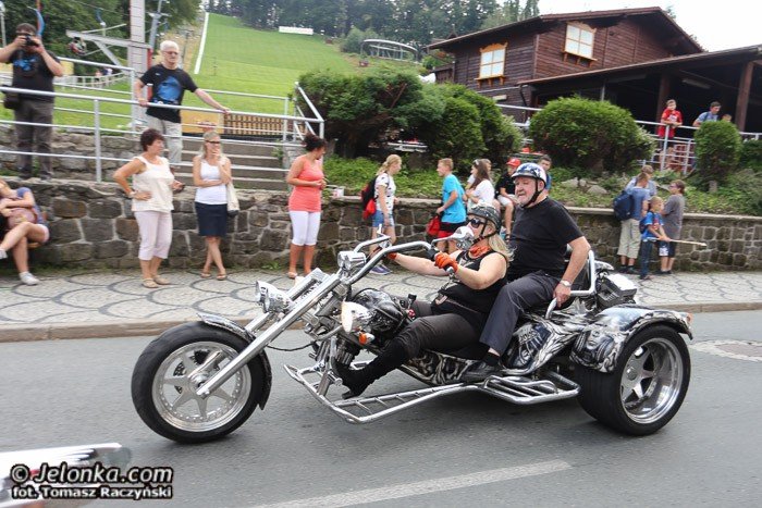 wielka-parada-motocykli-na-ulicach-karpacza-foto-53211