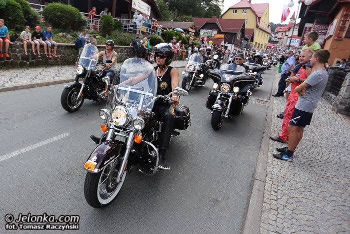 wielka-parada-motocykli-na-ulicach-karpacza-foto-53211