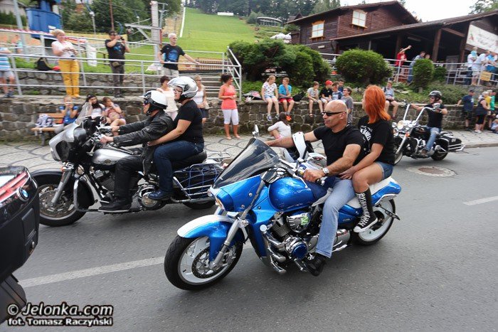 wielka-parada-motocykli-na-ulicach-karpacza-foto-53211