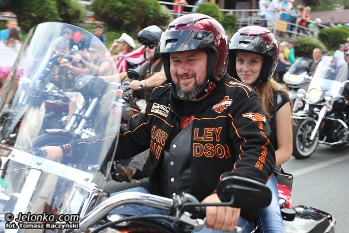 wielka-parada-motocykli-na-ulicach-karpacza-foto-53211