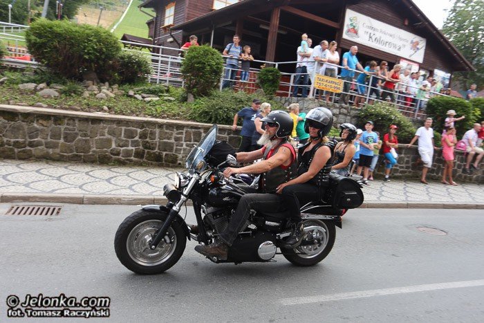 wielka-parada-motocykli-na-ulicach-karpacza-foto-53211