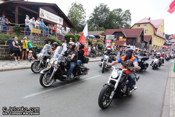 wielka-parada-motocykli-na-ulicach-karpacza-foto-53211