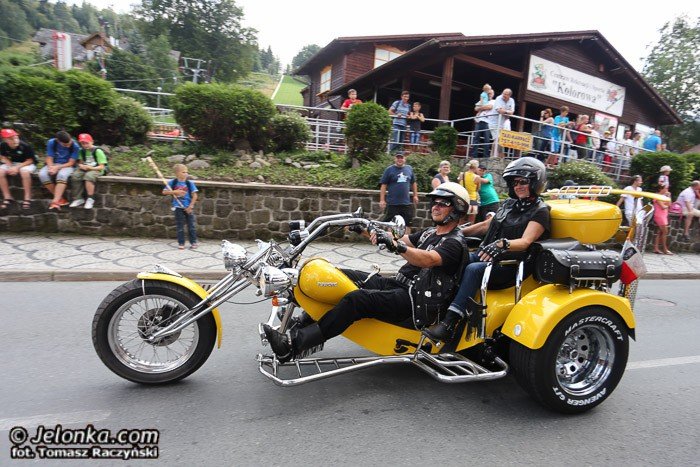 wielka-parada-motocykli-na-ulicach-karpacza-foto-53211